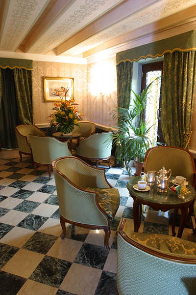 NH Venezia Santa Lucia