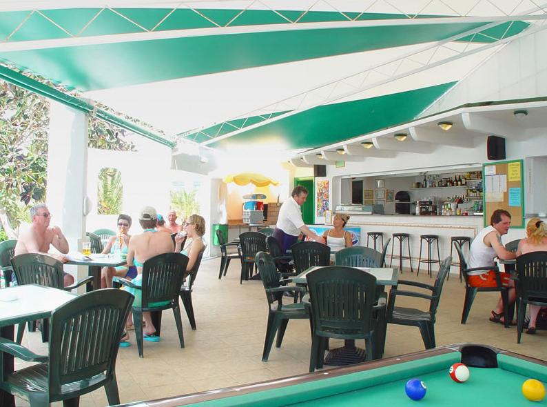 Apartamentos La Peñita