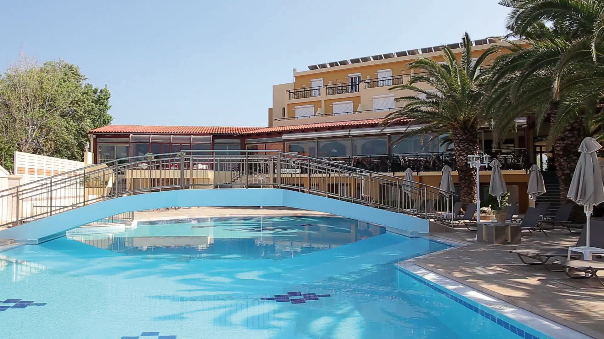 Vantaris Luxury Beach Resort