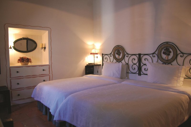 The Literary Man Óbidos Hotel