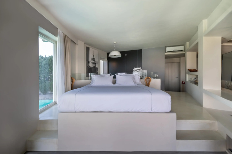 West East Suites Hotel