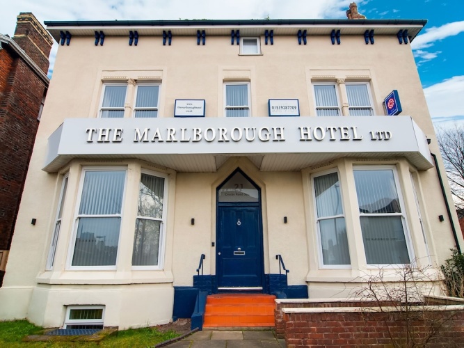 Deluxe King-Size Apartment for 4 Near Anfield Stadium