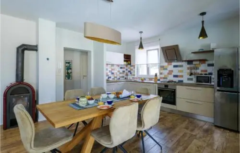 Four Bedroom Holiday Home in Medulin