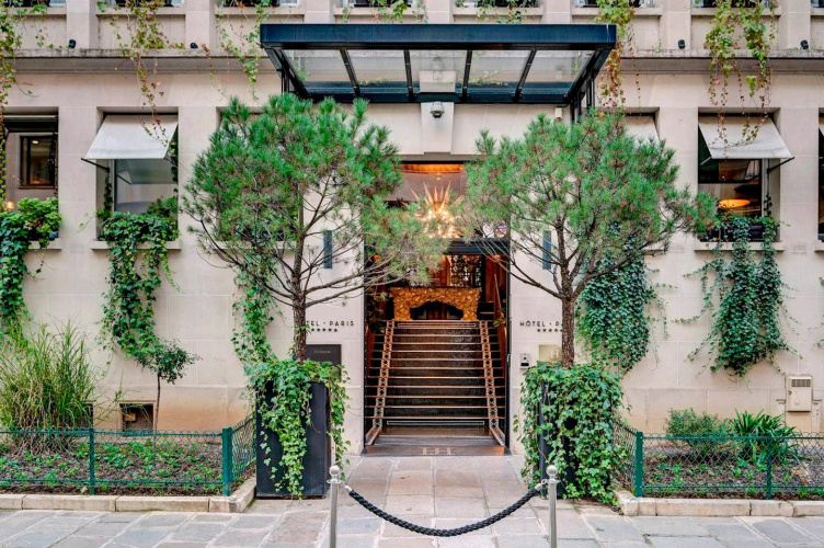 The One Alma Paris