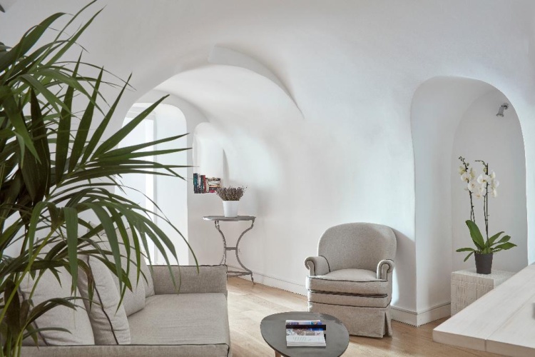 Villaki Oia Hotel