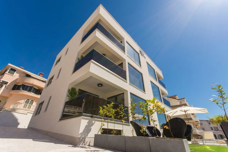 Luxury Apartments Royal M with Pool